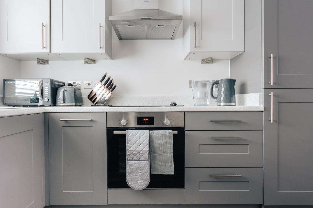Central 2 Double Bedroom Flat With Parking Bournemouth Eksteriør billede