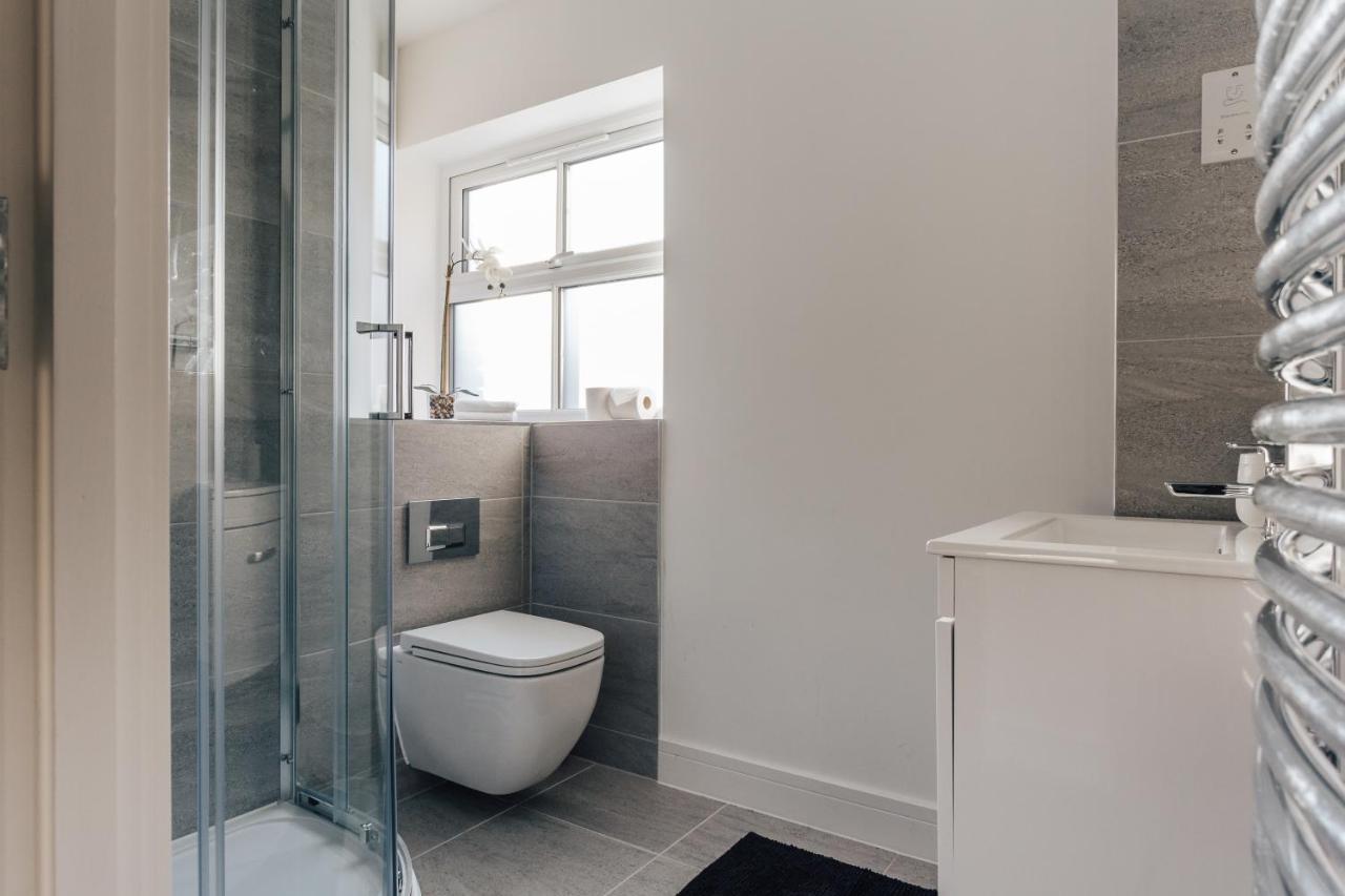 Central 2 Double Bedroom Flat With Parking Bournemouth Eksteriør billede
