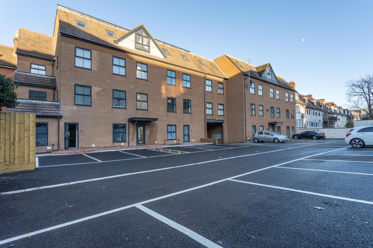 Central 2 Double Bedroom Flat With Parking Bournemouth Eksteriør billede