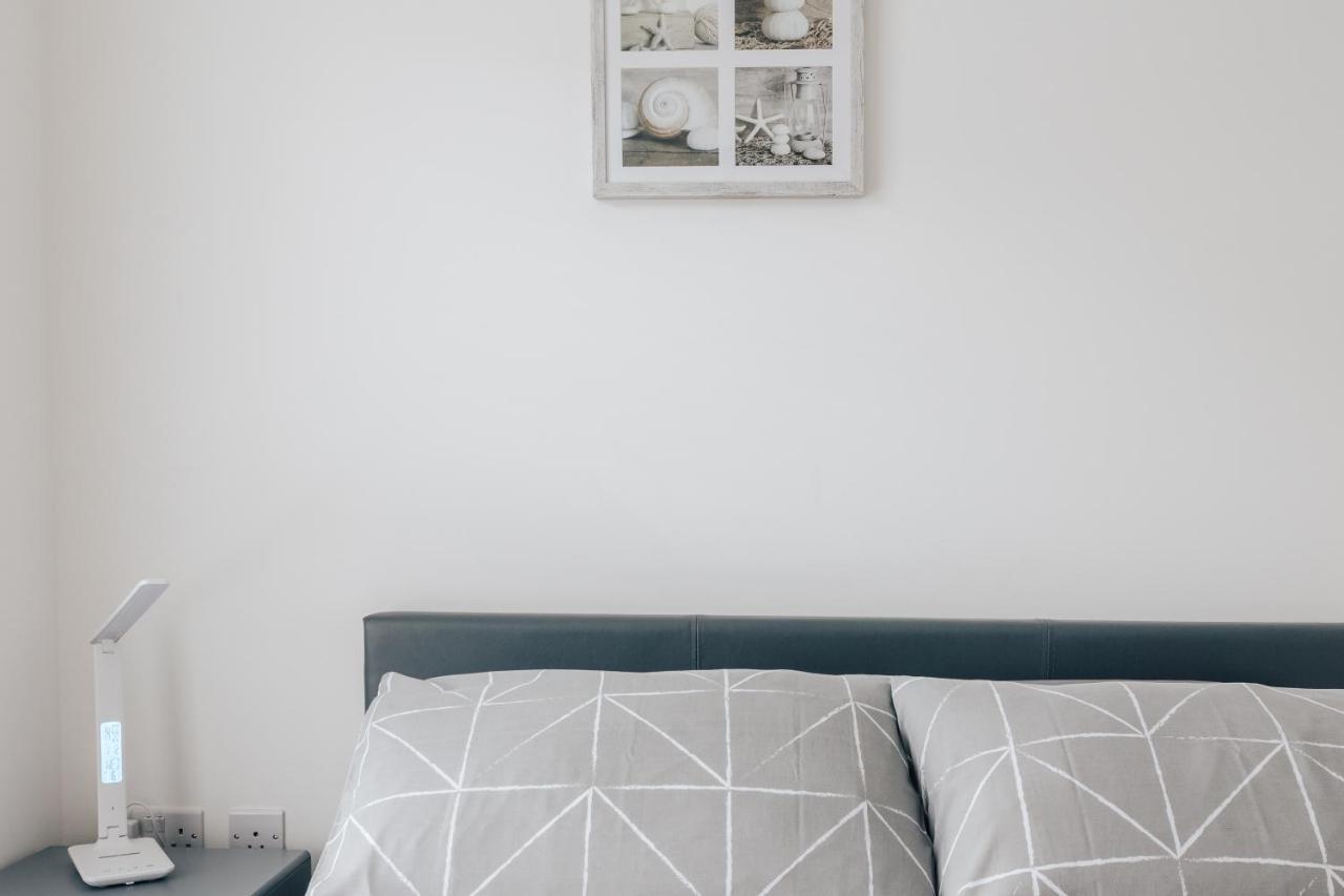 Central 2 Double Bedroom Flat With Parking Bournemouth Eksteriør billede