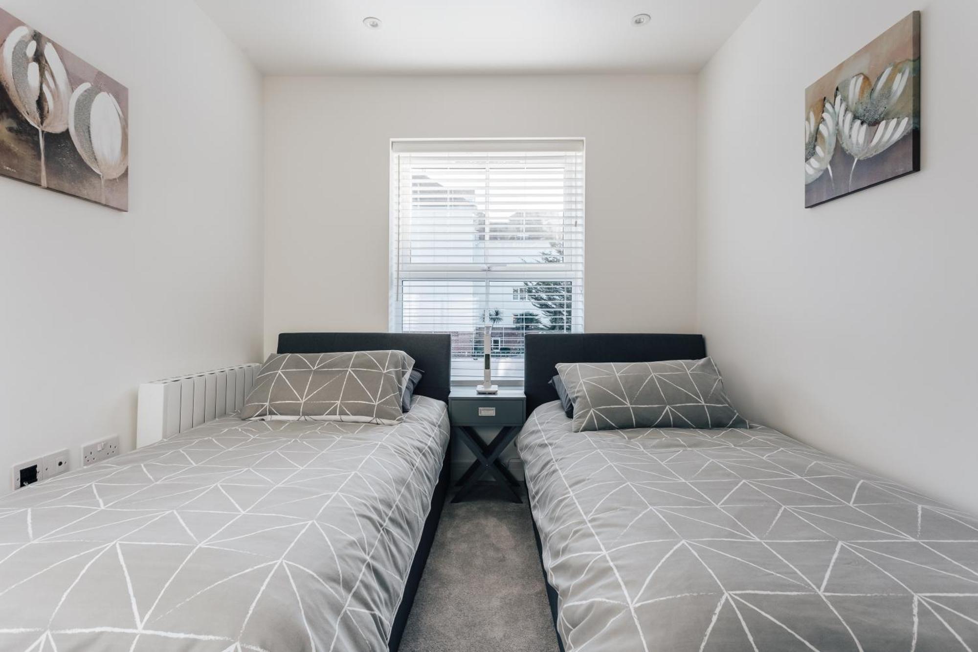 Central 2 Double Bedroom Flat With Parking Bournemouth Eksteriør billede